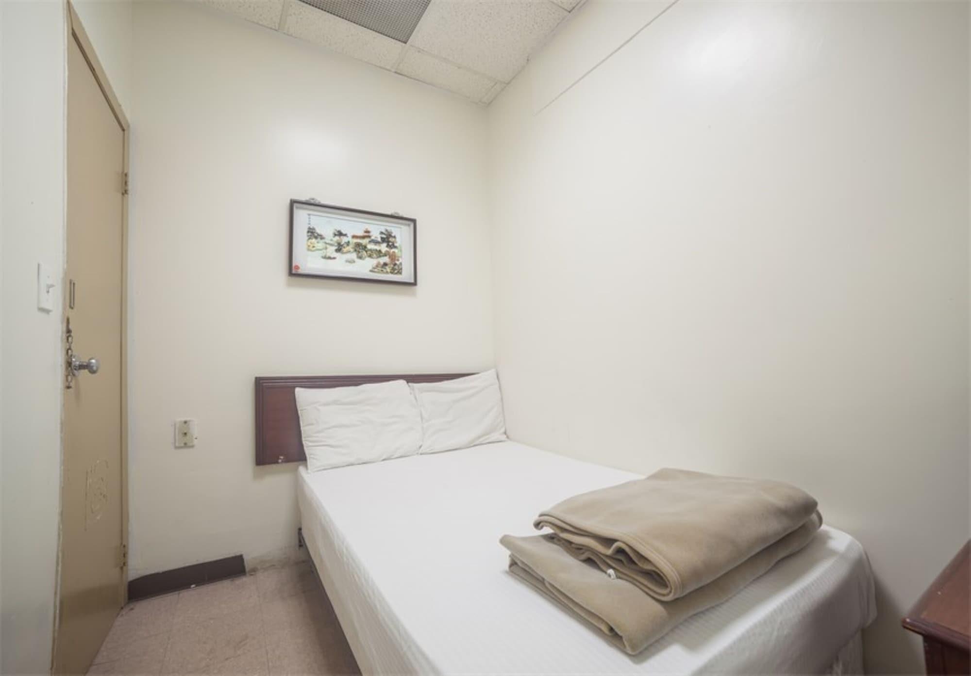 Bowery Grand Hostal