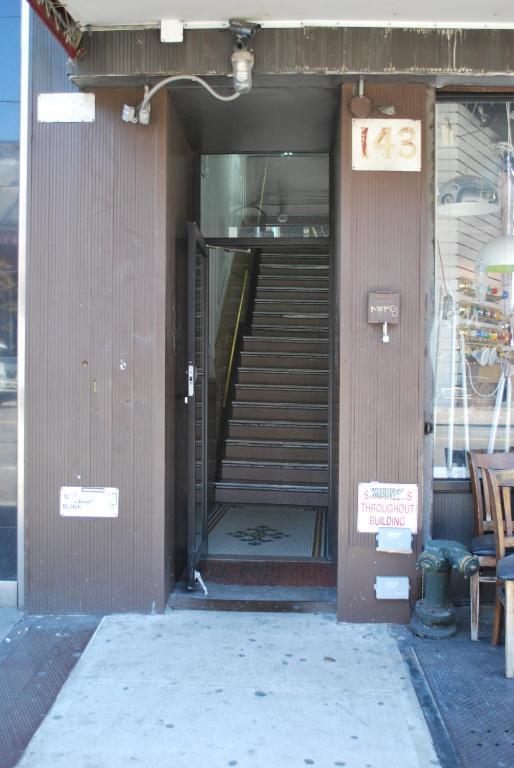 Bowery Grand Hostal *